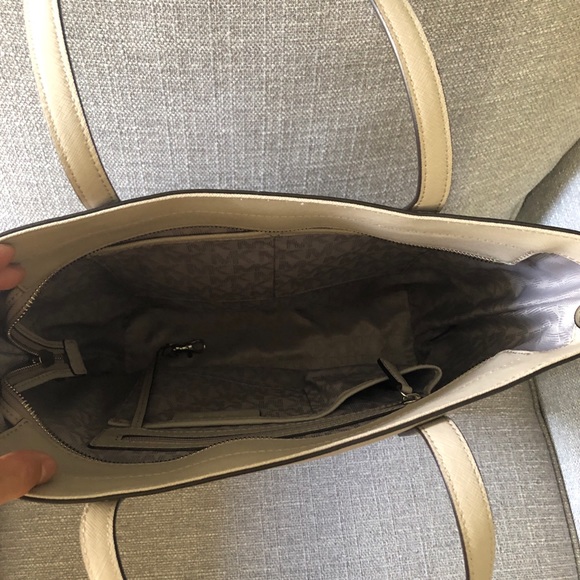 Michael Kors Haley Tote - Picture 3 of 4